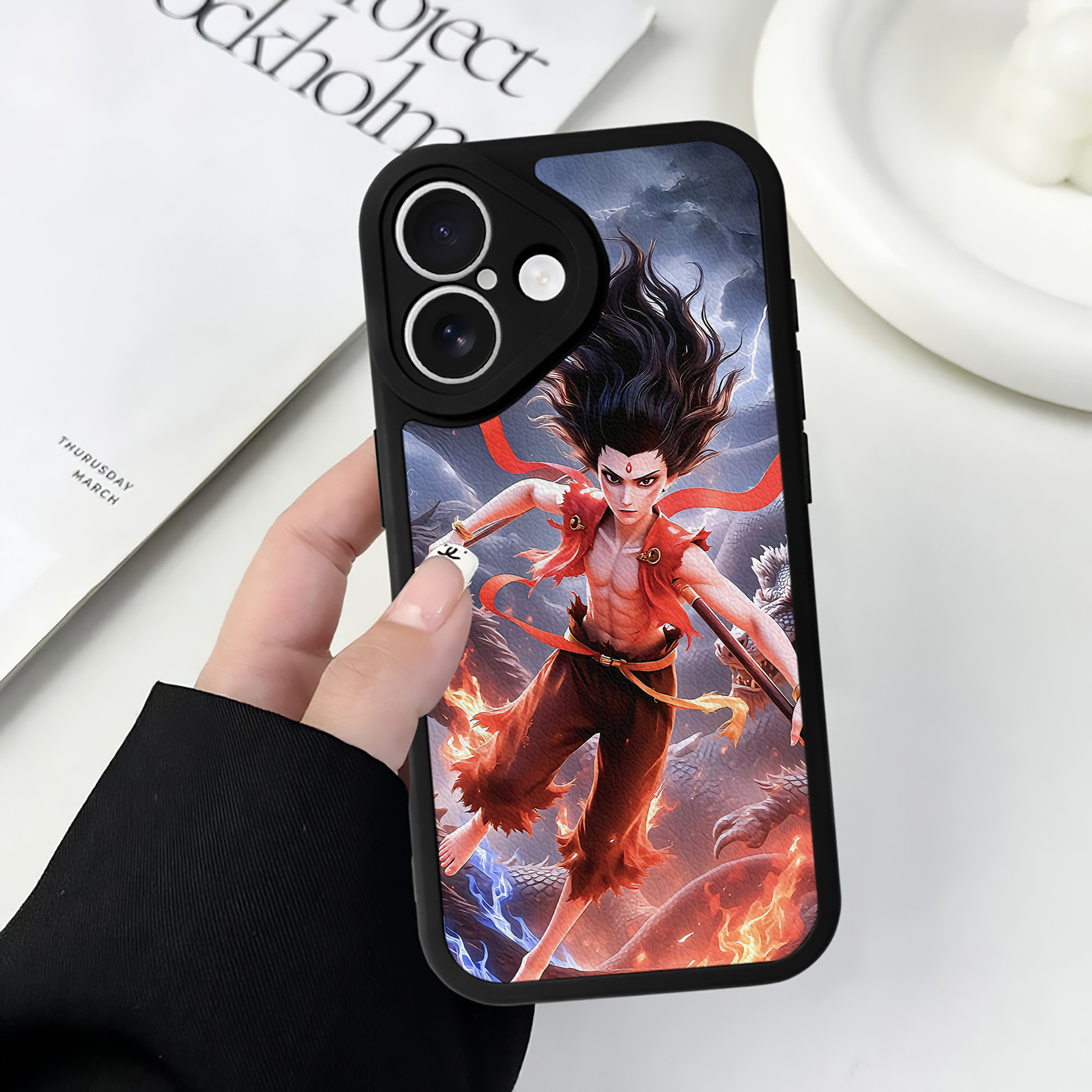 （画像用） Ne Zha 2 ナタ 魔童の大暴れ 【iPhone 16シリーズ対応】シリコンスマホケース（レザー調） 材質：シリコン